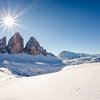 Transumanza in Alto Adige: un’importante tradizione Giornata di sole d'inverno nelle Dolomiti innevate con formazioni rocciose caratteristiche